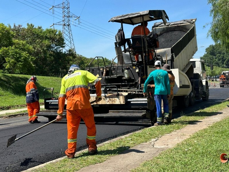 Avenida Gessy Lever Est Sendo Revitalizada Pelo Programa Asfalto De