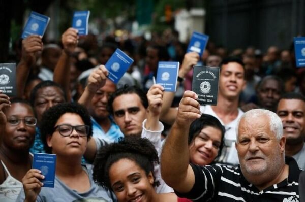 Brasil deve registrar uma das maiores taxas de desemprego do mundo em 2022