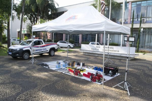 Defesa Civil recebe viatura e equipamentos para ações de risco e salvamento