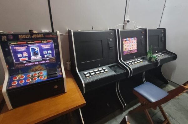 Denúncia leva Guarda Civil Municipal de Vinhedo até bar com máquinas de jogos de azar