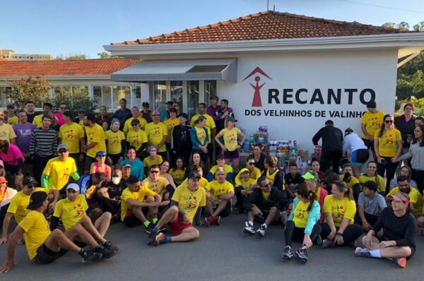 Corrida da equipe Lurdes Salgados arrecada leite para o Recanto dos Velhinhos