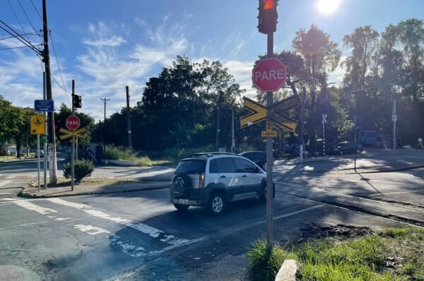 Reunião para definir layout de projeto do Viaduto no Bom Retiro em Valinhos