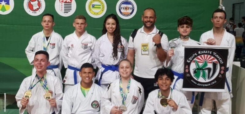 EQUIPE DE KARATÊ DE VINHEDO CONQUISTAM 10 MEDALHAS NA CLASSIFICATÓRIA DO BRASILEIRO