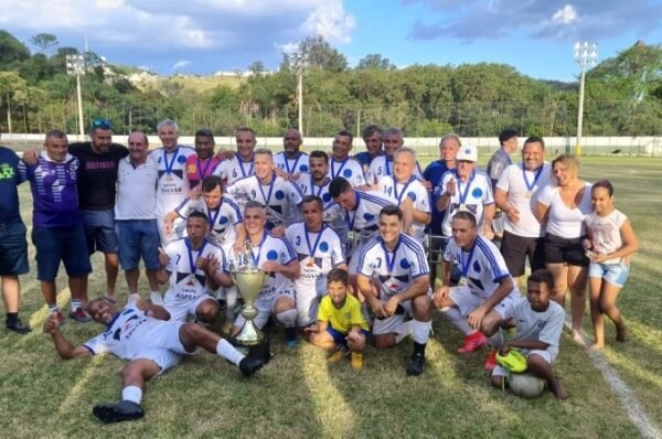 Cruzeiro E.C é a campeã do Campeonato Valinhense de Futebol Máster