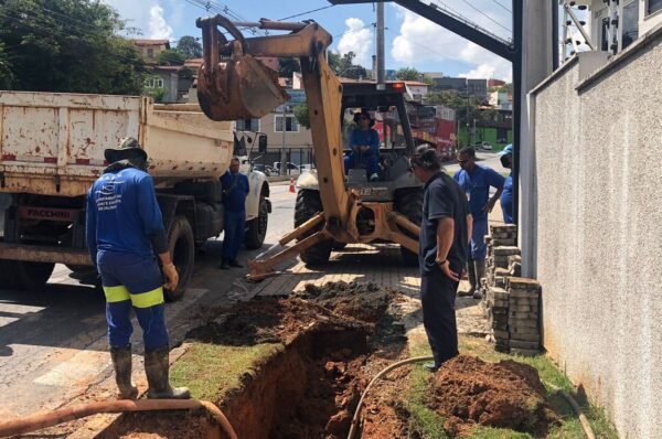 DAEV faz reparo em subadutora e Jd. Santa Rosa fica sem abastecimento de água