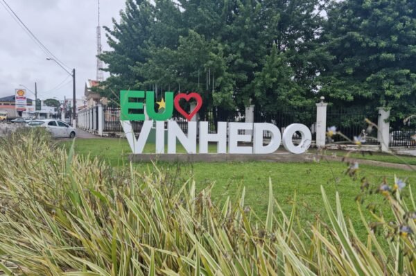 Vinhedo ganha letreiro turístico na entrada da cidade