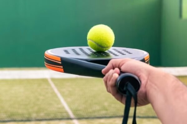 Verão, sol, diversão e esporte combinam com beach tennis