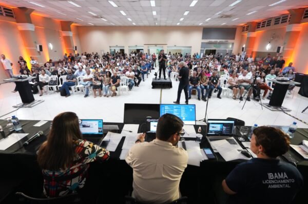 Mais de mil pessoas participam de audiência pública sobre o Porto Guará