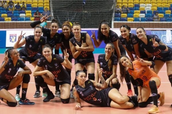 <strong>Vôlei Vinhedo termina em 4º lugar na Superliga B Feminina</strong>