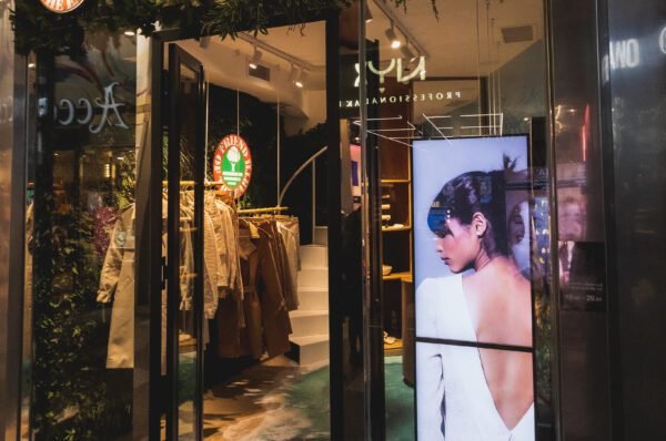 Moda sustentável do Brasil ocupa showroom em Milão