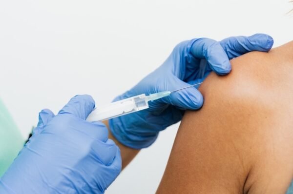 Vacinação da gripe acontece em todas UBS de Vinhedo