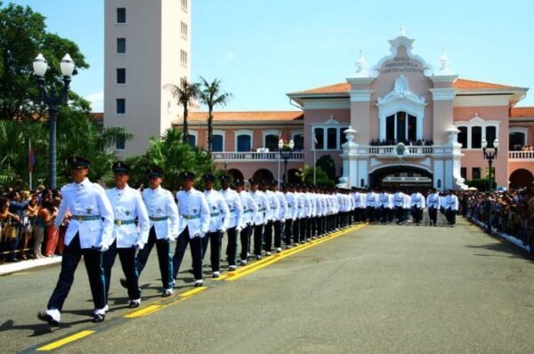 <strong>Escola de Cadetes de Campinas tem concurso para admissão aberto com 440 vagas</strong>