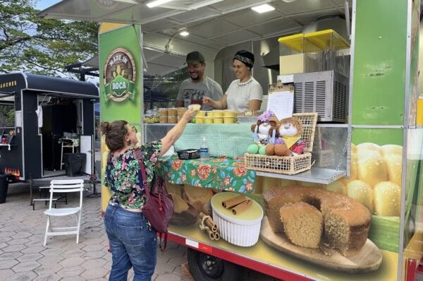 Dupla sertaneja Laíza e Laira agitarão o Point do Food Truck nesta 5ª feira (13)