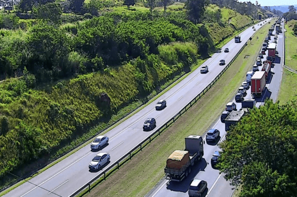 Lentidão no anel viário a partir do Trevo de Valinhos