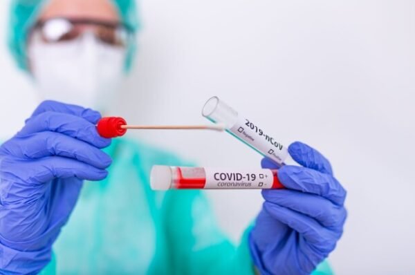 Saúde confirma 33 casos de Covid-19 em uma semana