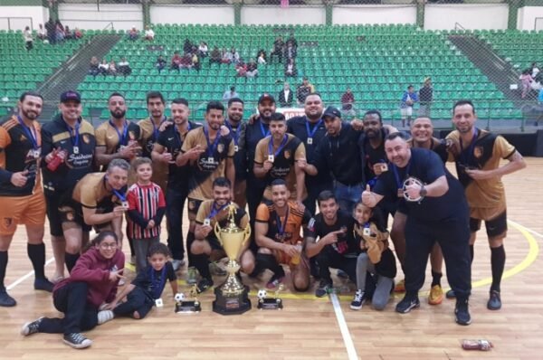 “Unidos do Pinheirão A” ganham campeonato de Futsal em Valinhos