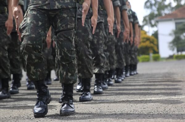 Governo encerra o Programa de Escolas Cívico-Militares