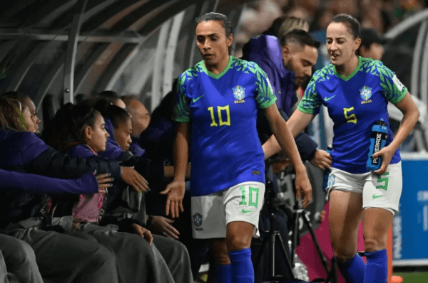 Seleção brasileira é eliminada da Copa do Mundo Feminina após empate em jogo contra Jamaica