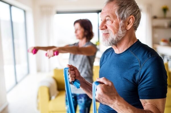 Entenda a importância de se exercitar na fase idosa