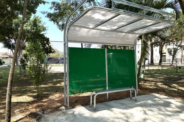 Novos abrigos de ônibus chegam ao Jardim do Lago como parte do projeto ‘Valinhos em Ação’