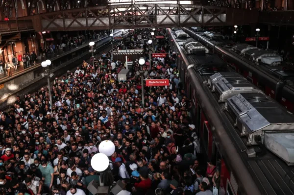 Paralisação no Metrô e na CPTM: O governo de São Paulo estabelece dia de folga para os funcionários