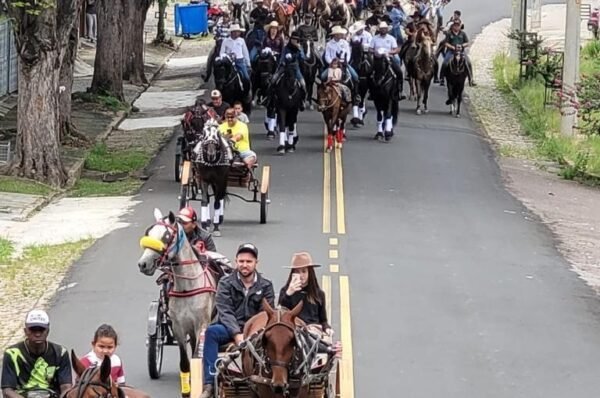 Desfile dos cavaleiros, muladeiros e charreteiros será neste domingo