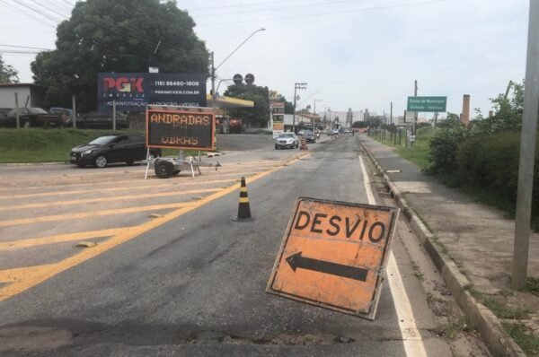 Desvios para recapeamento na Rua Campos Salles e Rodovia dos Andradas