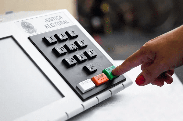 Novo modelo de urna eletrônica chega a Valinhos e região para as eleições de 2024