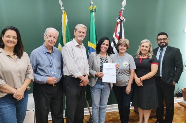 Prefeitura de Valinhos recebe Plano de Ação dos Direitos da Pessoa Idosa