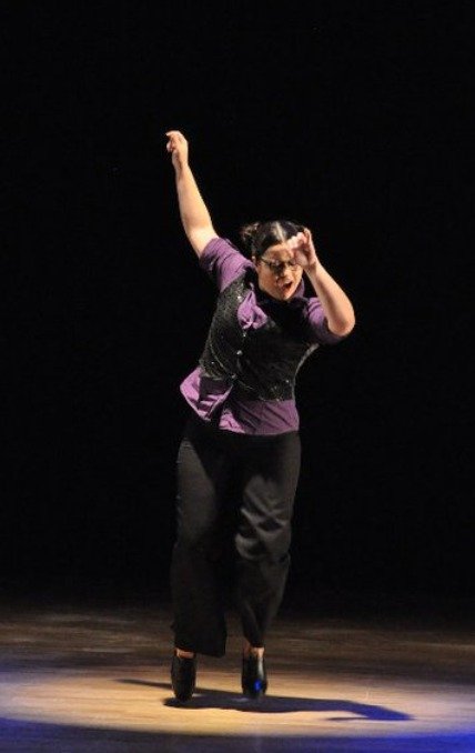 Carolina Cunha conta sobre paixão pelo sapateado e o compromisso com o ensino da dança