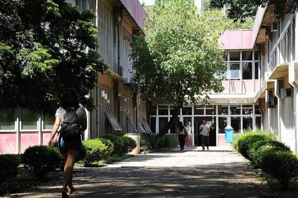 USP abre 267 vagas para mestrado e doutorado na área de humanidades