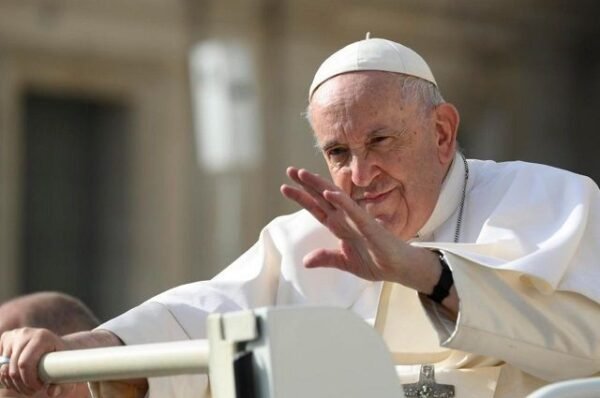 Vaticano adverte contra mudança de gênero e aborto em documento aprovado pelo Papa Francisco
