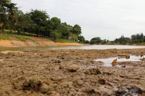 Em meio à crise hídrica, Vinhedo implementa rodízio e multa por desperdício de água
