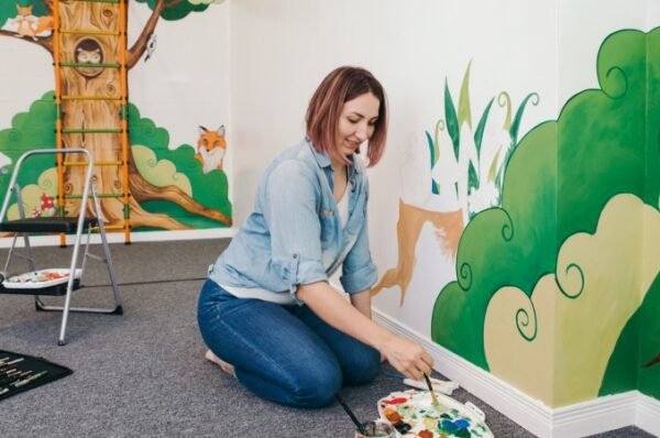 Curso gratuito de pintura em parede exclusivo para mulheres