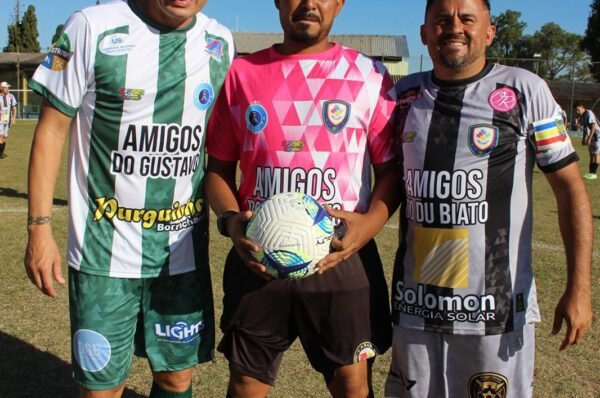 Jogo beneficente no Campo do Pinheirão foi um sucesso com arrecadação de alimentos