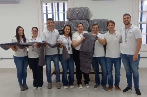 Unilever doa 2.500 cobertores para a FEAV