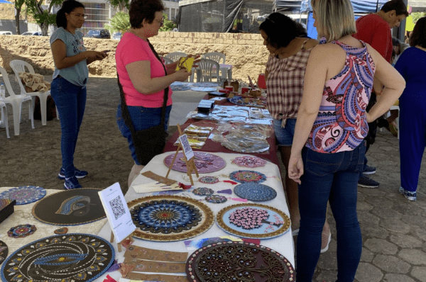 Praça Washington Luiz terá oficina de mandalas, violão popular e doação de mudas