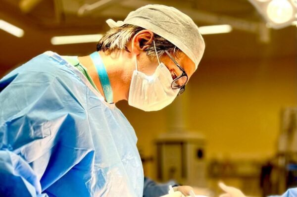 Dr. Bruno é pioneiro na criação do 1º grupo de cirurgia de urgência e emergência do Brasil