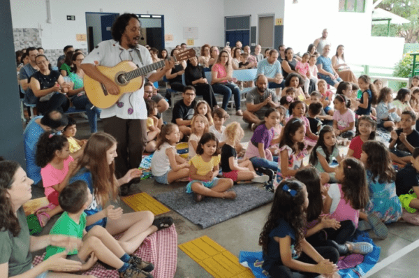 EMEB do Jd. Imperial promove evento especial de incentivo à leitura com o artista Marlon Chucruts