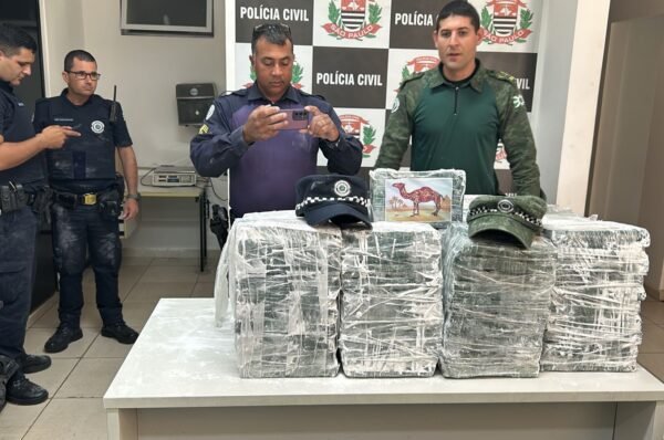 Carro abandonado em Valinhos é encontrado com 120 tabletes de pó branco