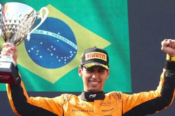 Norris vence última do ano e McLaren fatura o Mundial de Construtores