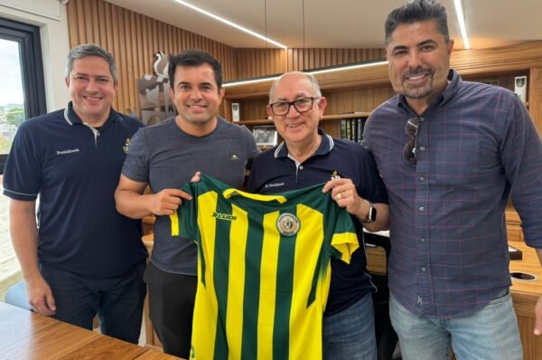 Valinhos Esporte Clube se reúne com Deputado Federal Paulo Freire