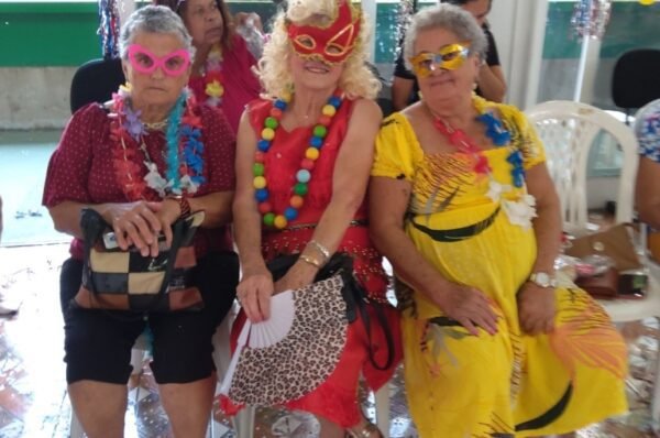 Matinê da 3ª Idade em Valinhos Celebra o Carnaval com Alegria e Tradição