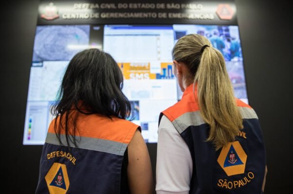 Saiba de onde vêm os alertas da Defesa Civil e como funciona o novo centro meteorológico de SP