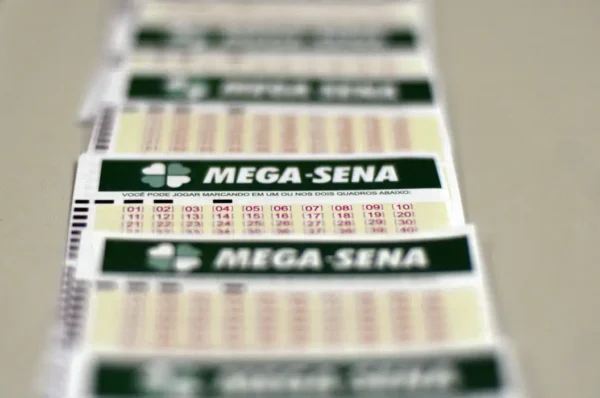 Mega-Sena acumula novamente e pode pagar R$ 120 milhões no próximo sorteio