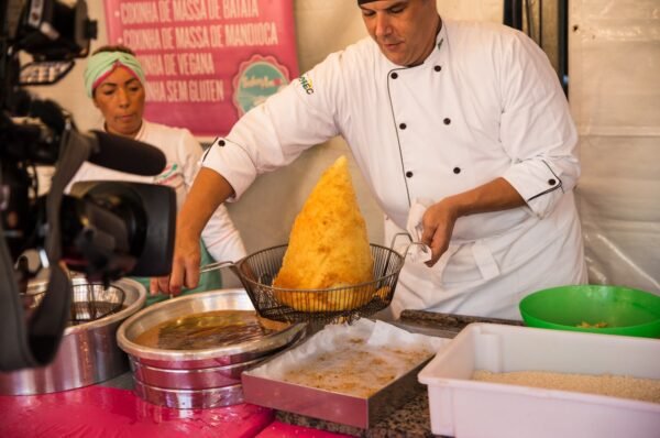 Estação Cultura recebe Mercado Místico com Festival de Coxinha e Pastel