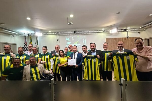 Valinhos Esporte Clube recebe homenagem na Câmara Municipal