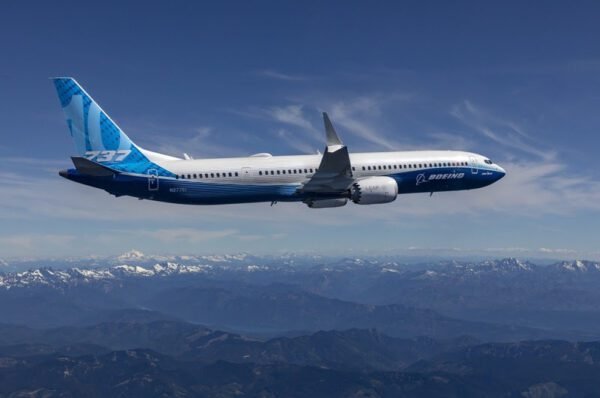 China suspende entregas da Boeing após tarifas dos EUA e acirra guerra comercial
